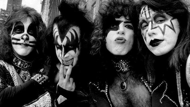 Kiss: así fue su primera presentación con maquillaje | Radiónica