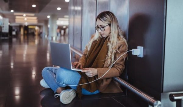 ¿Dejar tu laptop conectada todo el tiempo es malo?