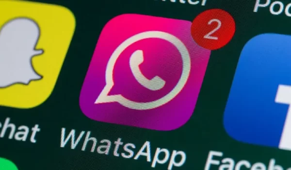 Cómo activar “modo rosado” en la última versión de WhatsApp