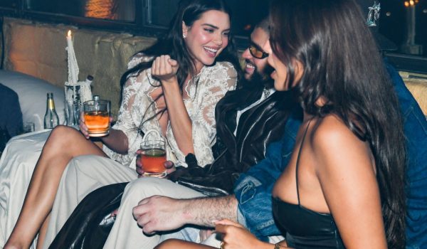 El proverbio “Uno siempre vuelve a donde fue feliz” parece cobrar vida con la presencia de Kendall Jenner y Bad Bunny juntos en el after party de la Met Gala.
