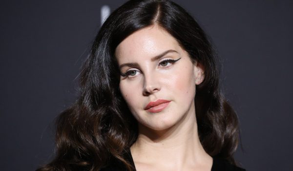 Lana Del Rey se casa con un guía turístico experto en caimanes