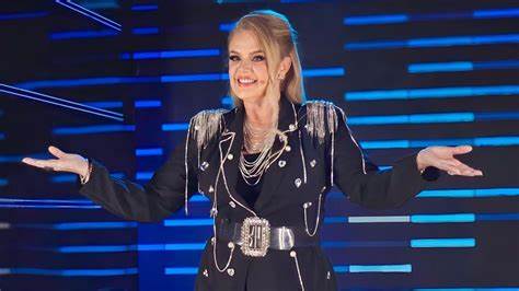 Érika Buenfil presenta “Colágeno”, su regreso triunfal a la música después de tres décadas