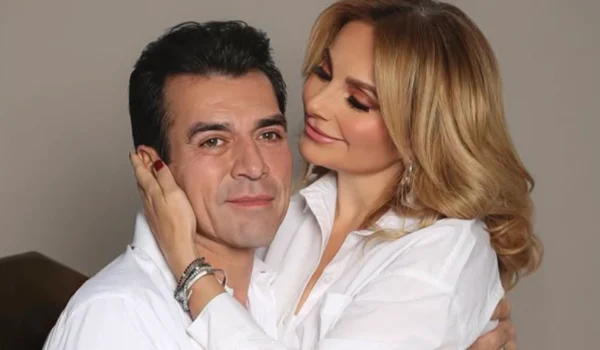 “Yo soy fiel, creo en el amor verdadero”… y Jorge Salinas reacciona con frialdad: ¿crisis en su matrimonio?