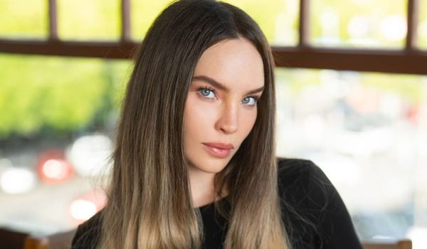 Así “asaltó” Belinda un microbús en CDMX