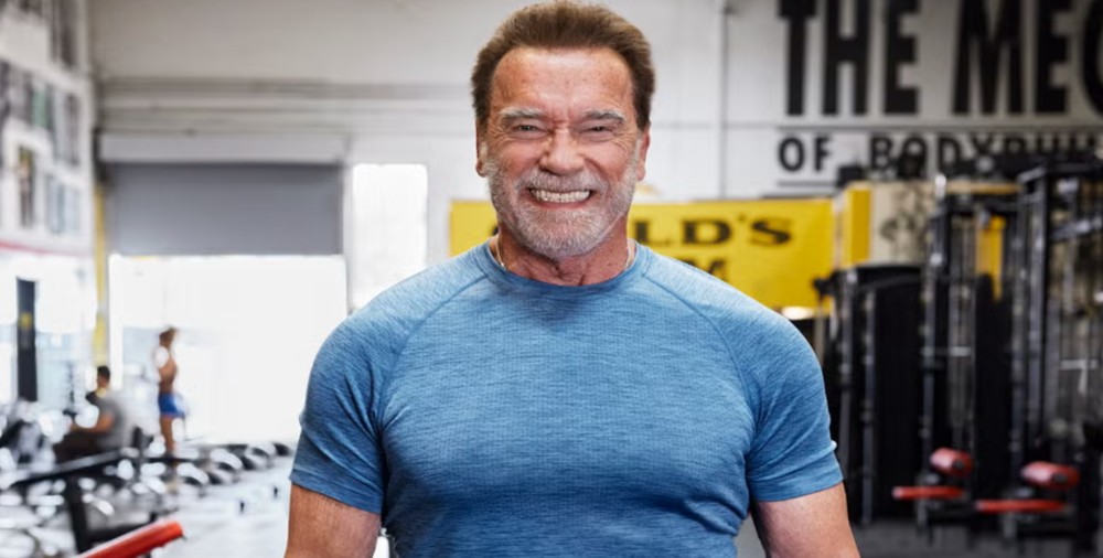 “Nunca hay un límite”: Schwarzenegger explica por qué entrena a diario casi a los 80 años.