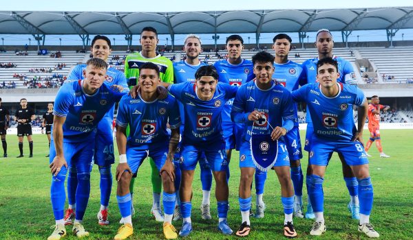 “En 180 minutos, Joel Huiqui define su futuro en Cruz Azul: si gana, se queda; si pierde, todo queda en el aire.”