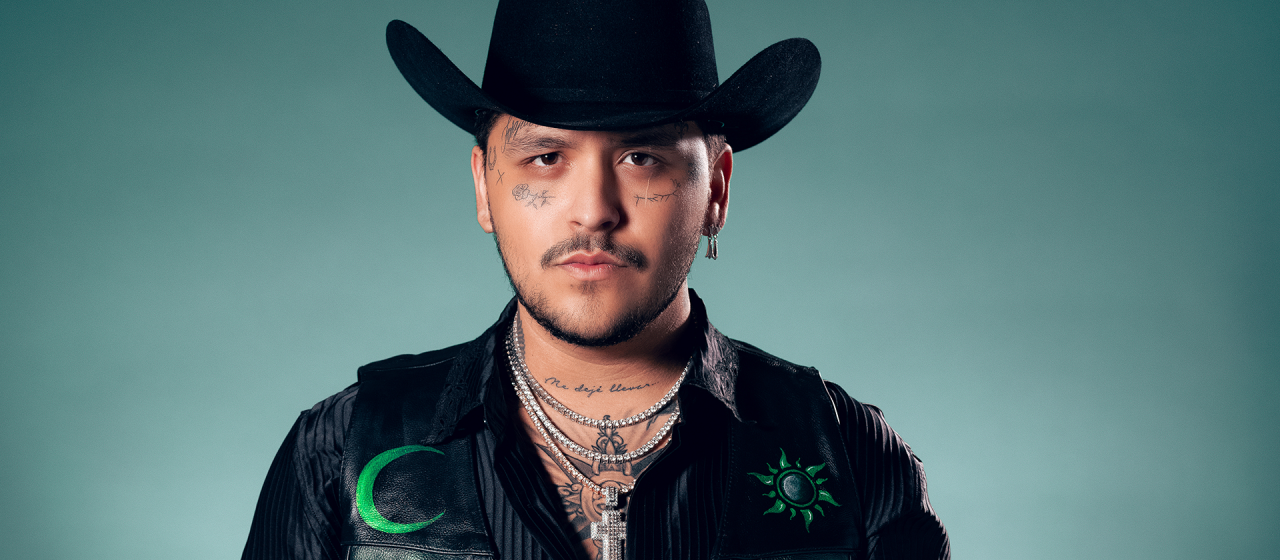 Usuarios de redes arremeten contra Christian Nodal por su dueto con Vicente Fernández en el tema “Estos Celos”.