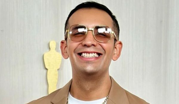 Capi Pérez es señalado por presunto acoso a integrante de Santos Bravos; el comediante lo describió como “un chiste tonto”.