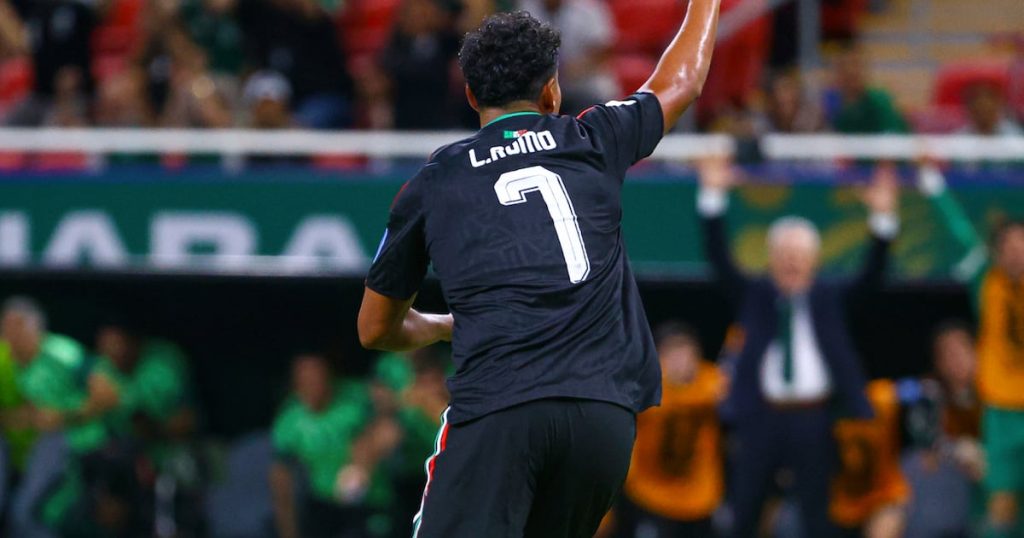 Luis Romo cambia los abucheos por aplausos con su gol ante Corea del Sur