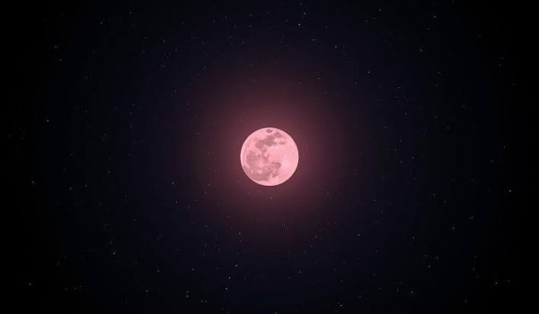 La Luna Rosa será visible esta noche y alcanzará su punto máximo el 30