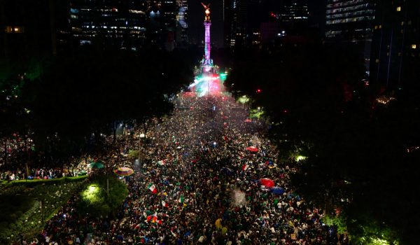 Así rugió el Zócalo después del segundo triunfo de México