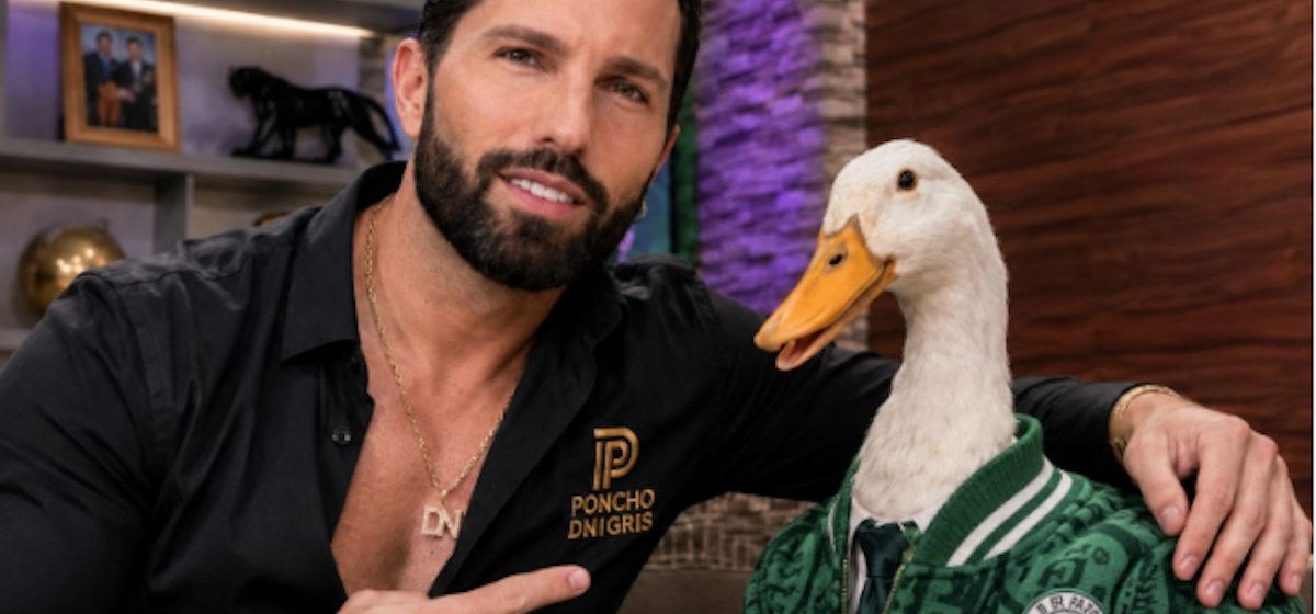 Poncho de Nigris quiere quedarse con el famoso Pato Merlín y lanza inesperada oferta