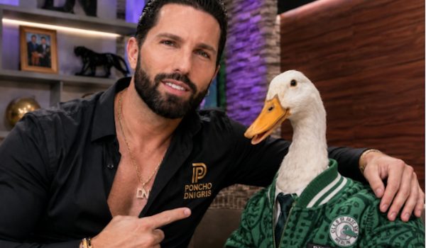Poncho de Nigris quiere quedarse con el famoso Pato Merlín y lanza inesperada oferta