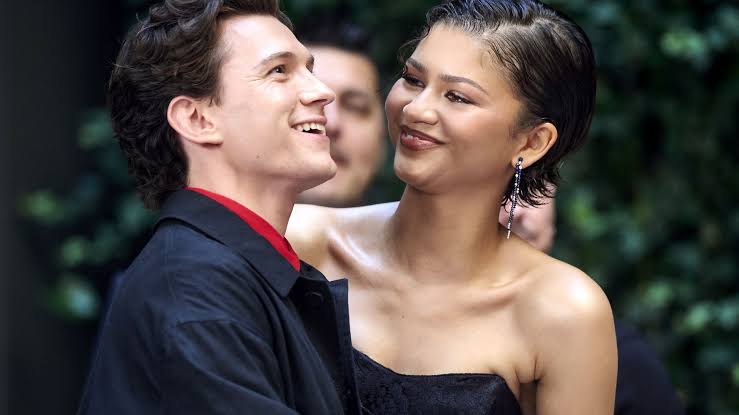 Tom Holland revela que ya se casó con Zendaya y comparte su felicidad