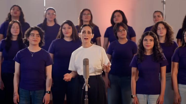 Julieta Venegas revela la historia detrás de una canción para el Día del Niño