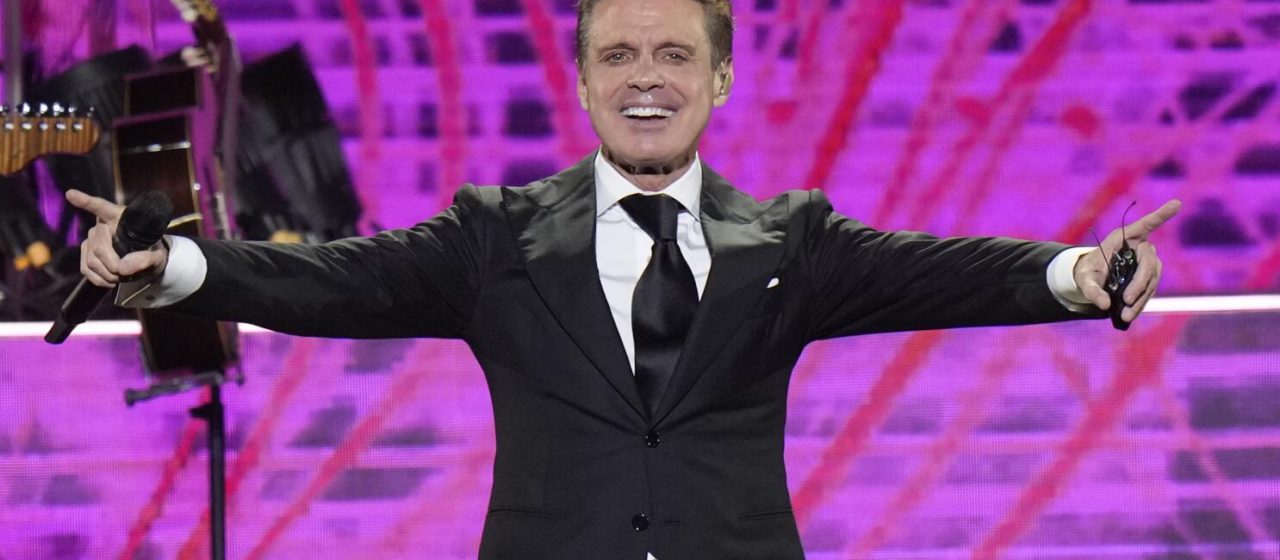 Captan a Luis Miguel en CDMX tras rumores de cirugía