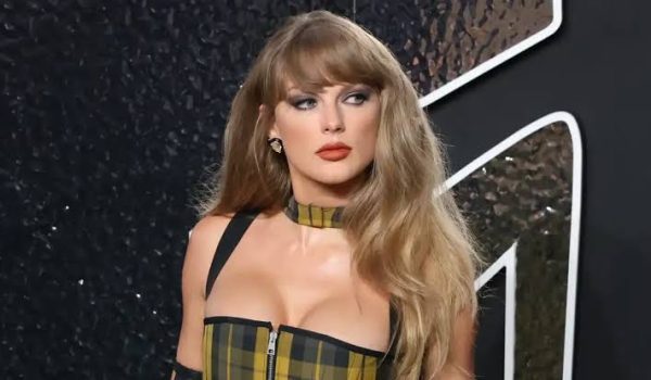 Taylor Swift sale victoriosa en juicio por derechos de autor