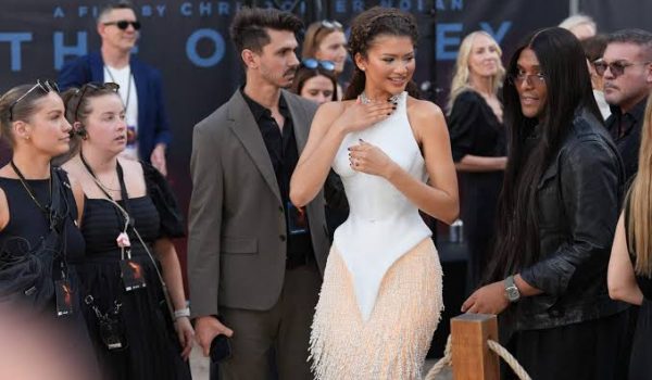 El impresionante look de Zendaya que acaparó todas las miradas en la premiere de La Odisea