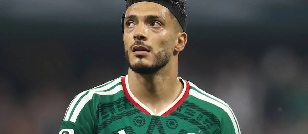 ¿Traición o gusto personal? La playera que puso a Raúl Jiménez en el ojo del huracán
