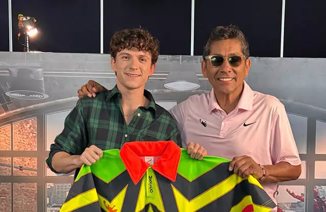 Tom Holland recibe un inesperado obsequio de Jorge Campos y las redes enloquecen