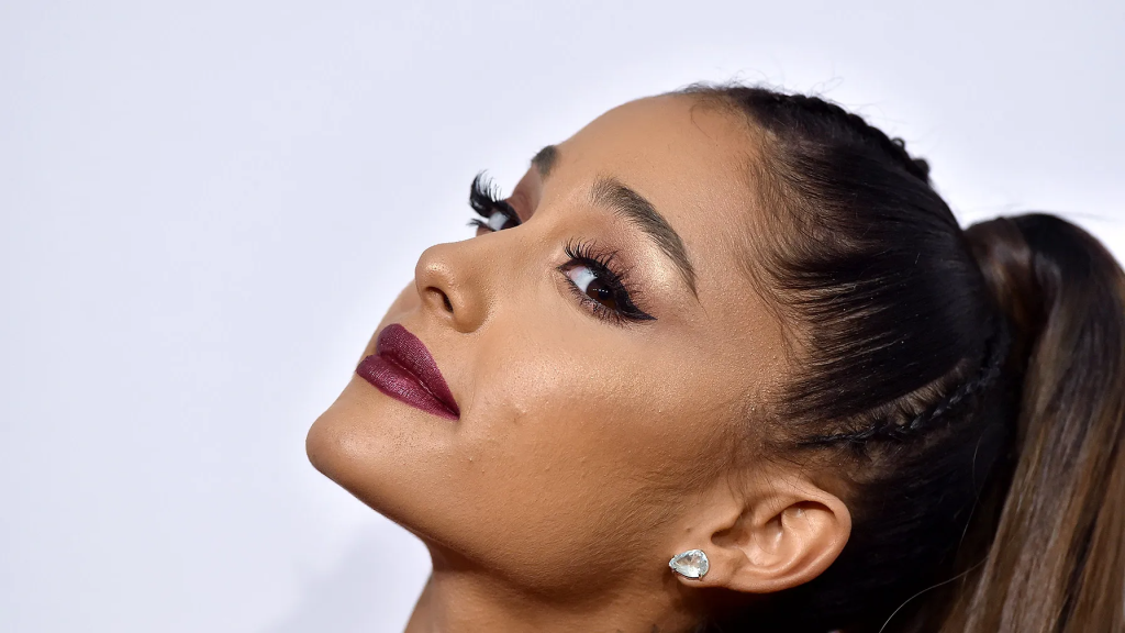 El regreso de Ariana Grande es un fenómeno mundial