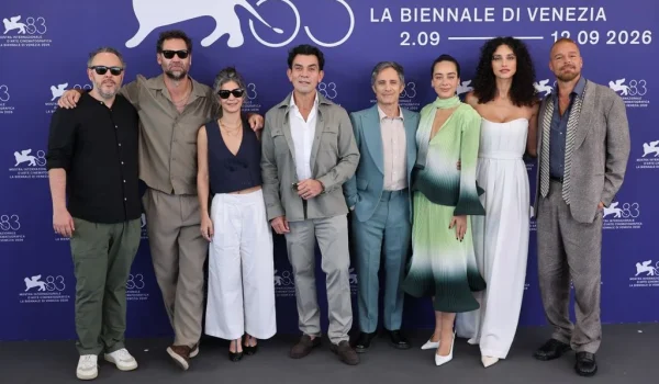 Gael García Bernal y Ricky Martin le ponen sabor latino al Festival de Venecia.