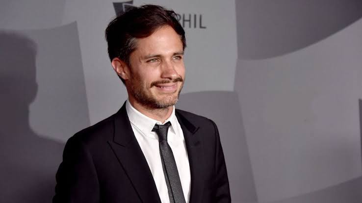 Gael García Bernal lleva ‘Hombre al agua’ al Festival de Venecia.