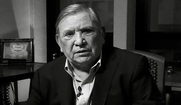 Fallece reconocido periodista de espectáculos después de varios días en estado crítico.