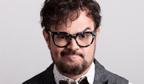 Aleks Syntek sorprende en redes al aparecer sin peluquín y compartir mensajes inesperados