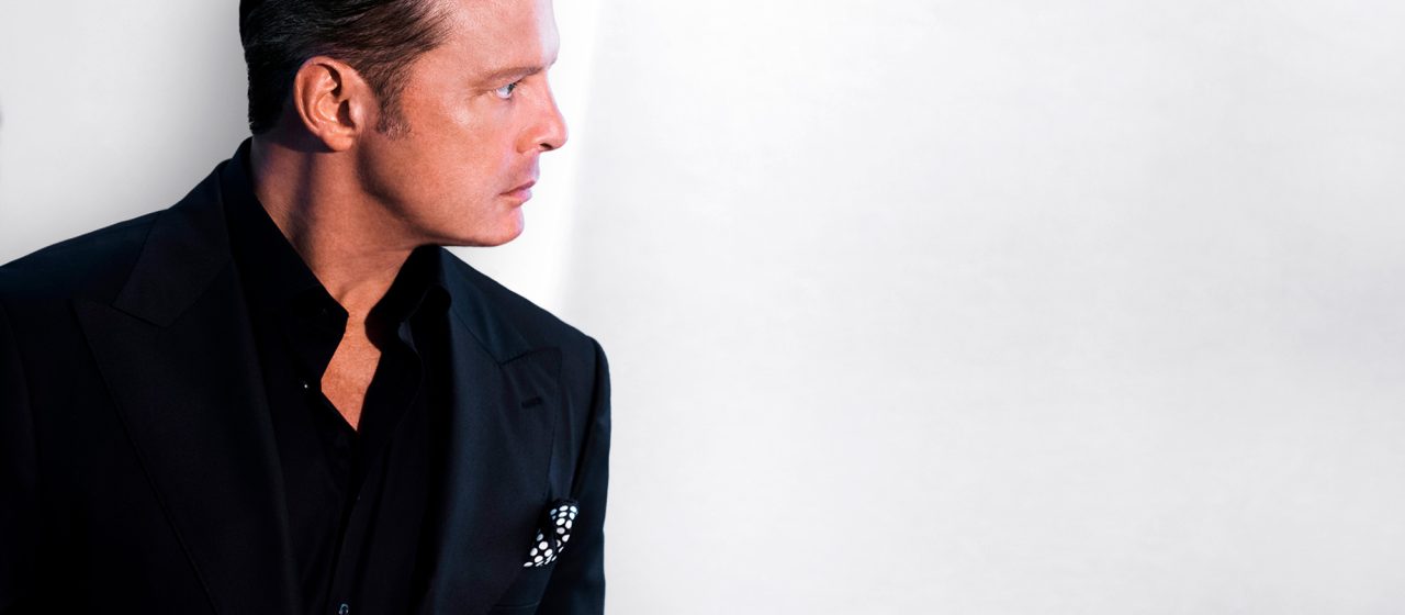 Luis Miguel despierta rumores de nueva música tras publicar una foto en un estudio de grabación que desapareció poco después.