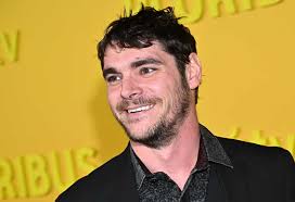 Muere a los 34 años RJ Mitte, recordado por interpretar a Walter White Jr. en Breaking Bad.