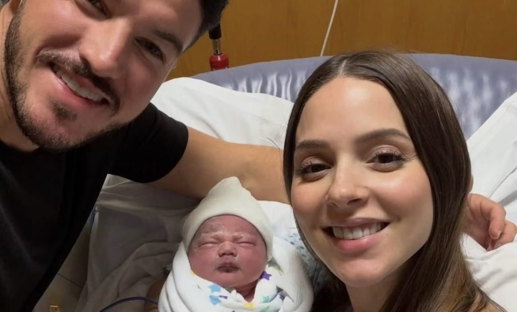 Mariana Rodríguez y Samuel García comparten las primeras fotos de su tercera hija, Raquel