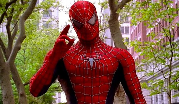 Tobey Maguire sorprende al convertirse en el oficiante de la boda de su exesposa