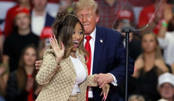 Trump desata polémica al elogiar el físico de Nicki Minaj durante un mitin republicano